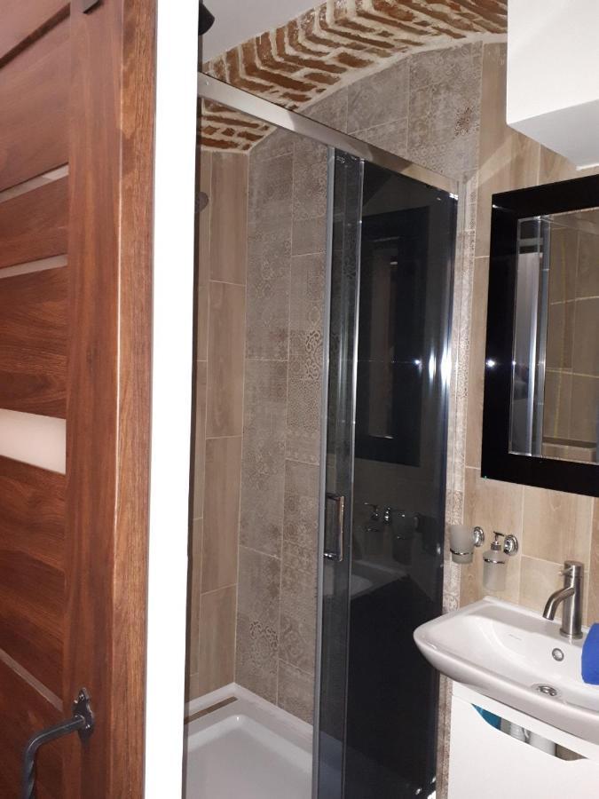 Cozy Loft В Самому Центрі Львова Apartment Exterior photo
